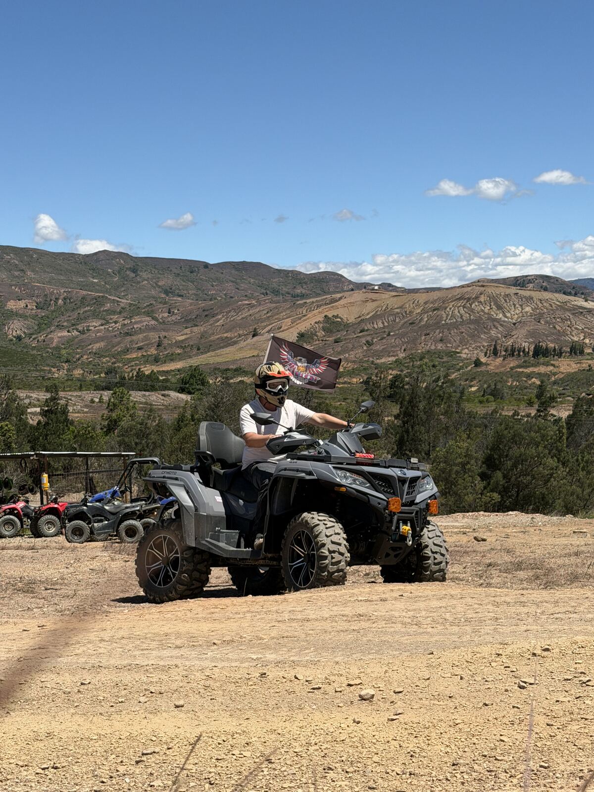 ATV CF Moto en el sendero